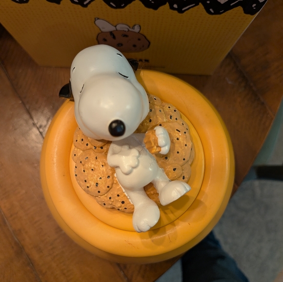 Snoopy peanuts Cookie Jar - Picture 2 of 6